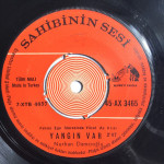 Nurhan Damcıoğlu – Yangın Var / Ufacıksın (45 RPM) 1971 Türkiye