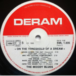 The Moody Blues ‎– On The Threshold Of A Dream (Plak) Dönem Baskı